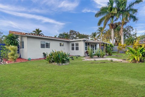 Casa en venta en Fort Lauderdale, Florida, 2 dormitorios, 126.07 m2 № 1146006 - foto 4