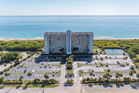 Condo in Hutchinson Island South, Florida, 2 bedrooms  № 1208704 - photo 7