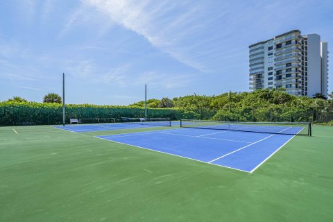 Condo in Hutchinson Island South, Florida, 2 bedrooms  № 1208704 - photo 15