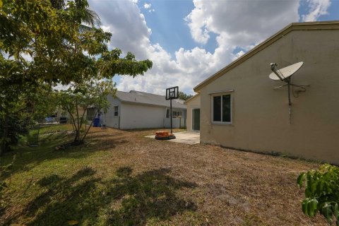 Casa en venta en Pembroke Pines, Florida, 3 dormitorios, 139.82 m2 № 1208747 - foto 10