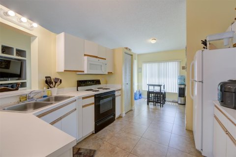 Villa ou maison à vendre à Pembroke Pines, Floride: 3 chambres, 139.82 m2 № 1208747 - photo 25