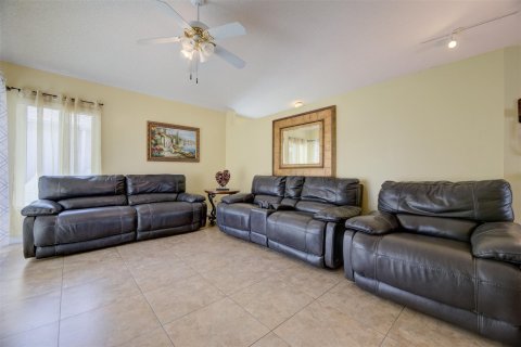 Villa ou maison à vendre à Pembroke Pines, Floride: 3 chambres, 139.82 m2 № 1208747 - photo 30