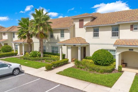 Townhouse in Davenport, Florida 4 bedrooms, 176.7 sq.m. № 1273827 - photo 2