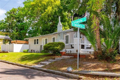 House in Tampa, Florida 3 bedrooms, 127.46 sq.m. № 1349791 - photo 4