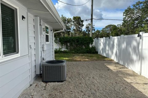 Villa ou maison à louer à Sarasota, Floride: 3 chambres, 131.27 m2 № 1349274 - photo 3