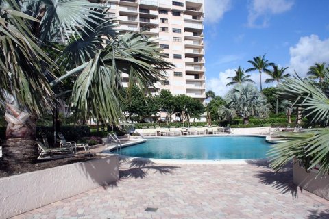 Condo in Lauderdale-by-the-Sea, Florida, 2 bedrooms  № 978261 - photo 15