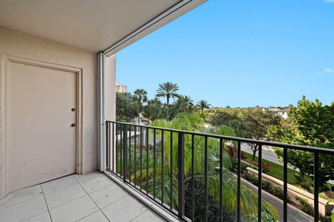 Condo in Lauderdale-by-the-Sea, Florida, 2 bedrooms  № 978261 - photo 23