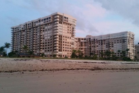 Condominio en venta en Lauderdale-by-the-Sea, Florida, 2 dormitorios, 181.16 m2 № 978261 - foto 13