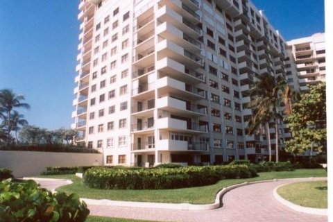 Condominio en venta en Lauderdale-by-the-Sea, Florida, 2 dormitorios, 181.16 m2 № 978261 - foto 10