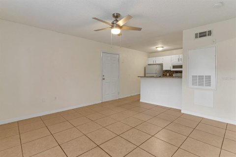 Condominio en venta en Kissimmee, Florida, 1 dormitorio, 50.07 m2 № 864081 - foto 4