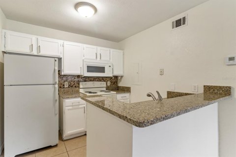 Condominio en venta en Kissimmee, Florida, 1 dormitorio, 50.07 m2 № 864081 - foto 3