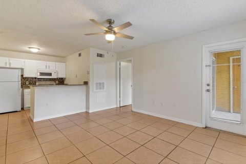 Condominio en venta en Kissimmee, Florida, 1 dormitorio, 50.07 m2 № 864081 - foto 7