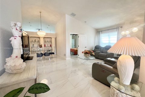 Casa en venta en Doral, Florida, 4 dormitorios, 180.79 m2 № 1099333 - foto 5