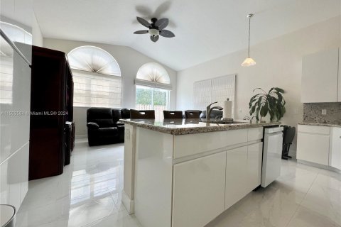 Villa ou maison à vendre à Doral, Floride: 4 chambres, 180.79 m2 № 1099333 - photo 9