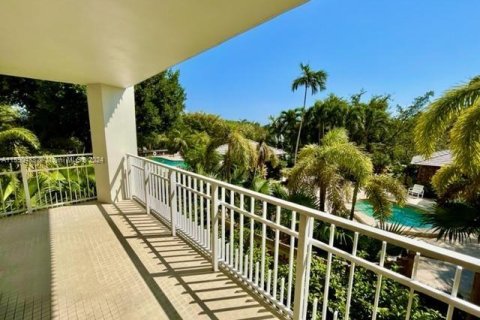 Copropriété à vendre à Miami, Floride: 2 chambres, 121.89 m2 № 1184416 - photo 4