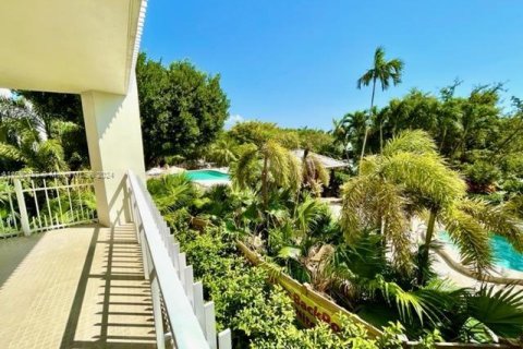 Copropriété à vendre à Miami, Floride: 2 chambres, 121.89 m2 № 1184416 - photo 19