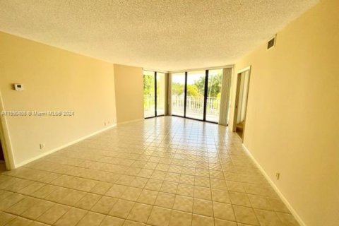 Copropriété à vendre à Miami, Floride: 2 chambres, 121.89 m2 № 1184416 - photo 23