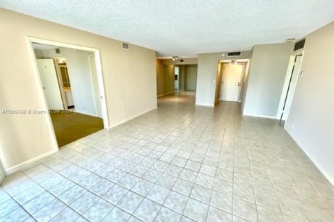 Copropriété à vendre à Miami, Floride: 2 chambres, 121.89 m2 № 1184416 - photo 22