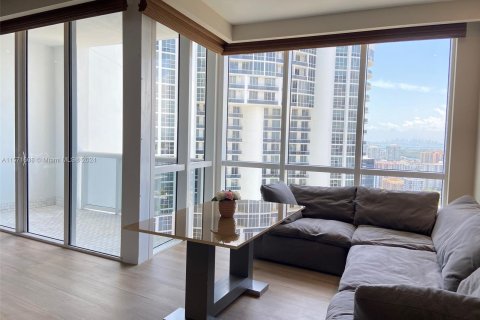 Condo in Sunny Isles Beach, Florida, 2 bedrooms  № 1127536 - photo 7