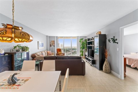 Copropriété à vendre à Hollywood, Floride: 1 chambre, 83.61 m2 № 1127535 - photo 2