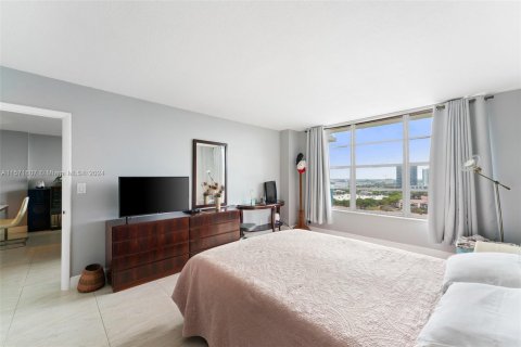 Copropriété à vendre à Hollywood, Floride: 1 chambre, 83.61 m2 № 1127535 - photo 18