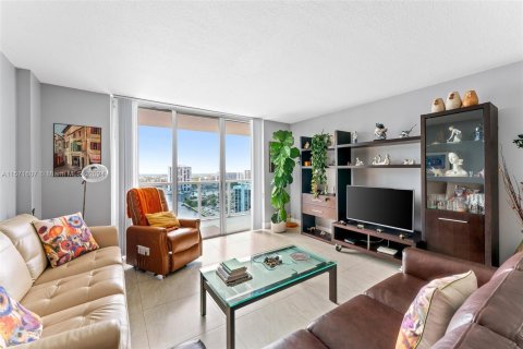 Condo in Hollywood, Florida, 1 bedroom  № 1127535 - photo 7