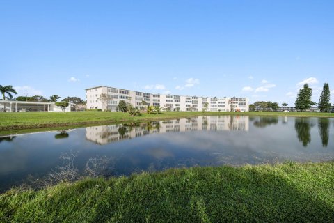 Condo in West Palm Beach, Florida, 2 bedrooms  № 976908 - photo 5
