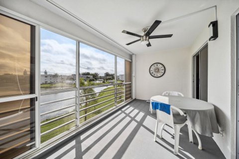 Condo in West Palm Beach, Florida, 2 bedrooms  № 976908 - photo 9