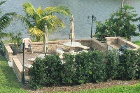 Condo in West Palm Beach, Florida, 2 bedrooms  № 976908 - photo 2
