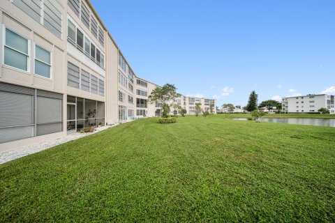 Condo in West Palm Beach, Florida, 2 bedrooms  № 976908 - photo 6