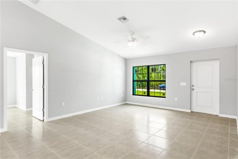 Villa ou maison à vendre à Port Charlotte, Floride: 3 chambres, 148.64 m2 № 220143 - photo 5