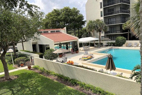 Condo in West Palm Beach, Florida, 2 bedrooms  № 882377 - photo 8