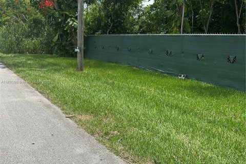Terreno en venta en Miami, Florida № 705461 - foto 6