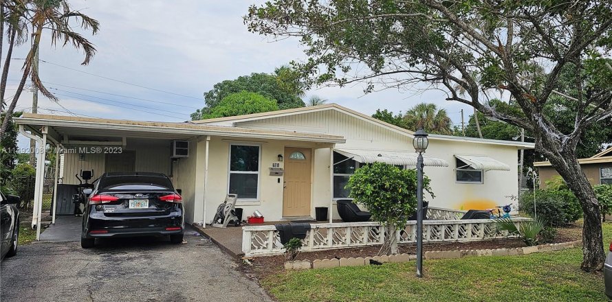 House in Pompano Beach, Florida 4 bedrooms, 137.12 sq.m. № 862398