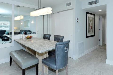 Condo in Sarasota, Florida, 2 bedrooms  № 222904 - photo 14