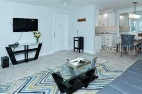 Condominio en alquiler en Sarasota, Florida, 2 dormitorios, 92.9 m2 № 222904 - foto 4