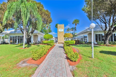 Villa ou maison à vendre à Pompano Beach, Floride: 2 chambres, 117.06 m2 № 853793 - photo 28