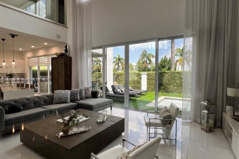 Villa ou maison à vendre à Doral, Floride: 5 chambres, 429.95 m2 № 853707 - photo 8