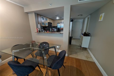 Condominio en venta en Miami, Florida, 1 dormitorio, 73.49 m2 № 1348362 - foto 3