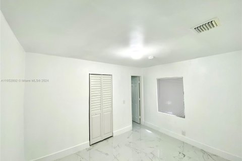 Casa en venta en Miami, Florida, 3 dormitorios, 114.83 m2 № 1348361 - foto 7