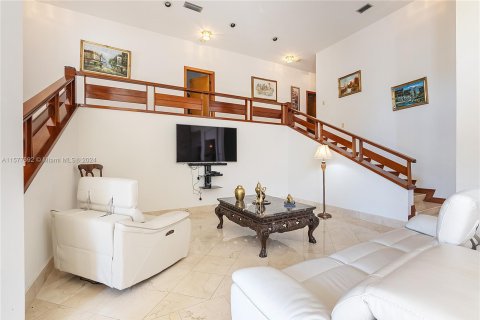 Casa en venta en Coral Gables, Florida, 4 dormitorios, 456.34 m2 № 1188904 - foto 9