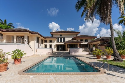 House in Coral Gables, Florida 4 bedrooms, 456.34 sq.m. № 1188904 - photo 19