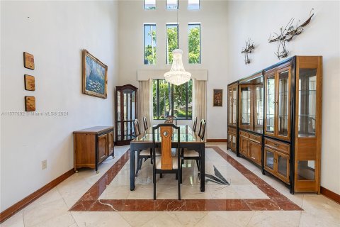 Casa en venta en Coral Gables, Florida, 4 dormitorios, 456.34 m2 № 1188904 - foto 11