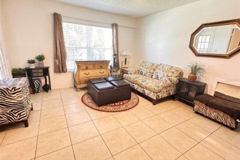 Condo in Ocala, Florida, 2 bedrooms  № 1343563 - photo 5