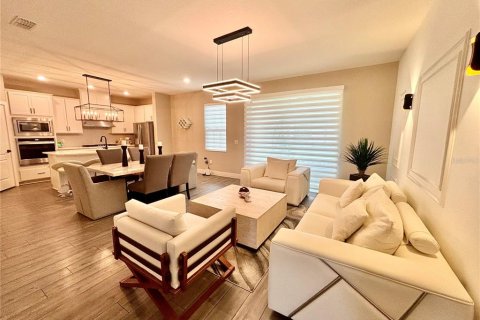 Casa en alquiler en Kissimmee, Florida, 4 dormitorios, 168.8 m2 № 1343599 - foto 8