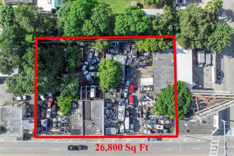 Propiedad comercial en venta en Miami, Florida № 1378851 - foto 1