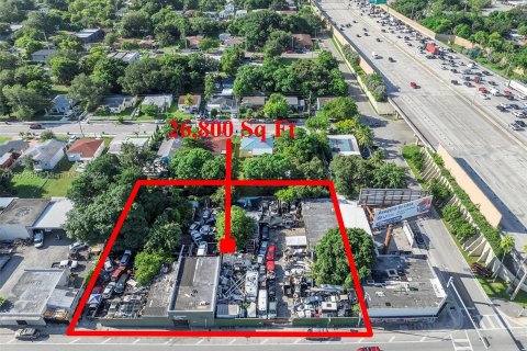 Propiedad comercial en venta en Miami, Florida № 1378851 - foto 4