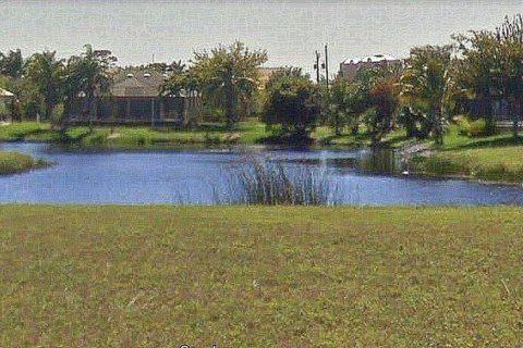 Land in Punta Gorda, Florida № 666005 - photo 1