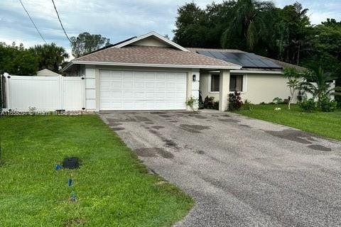 House in Naples, Florida 4 bedrooms, 157.66 sq.m. № 1352046 - photo 2