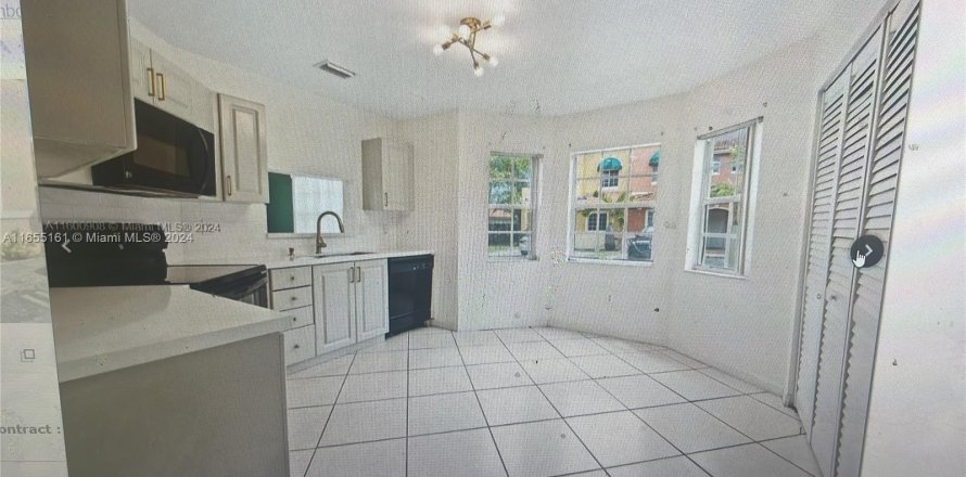 Touwnhouse à Miami Lakes, Floride 3 chambres № 1352047